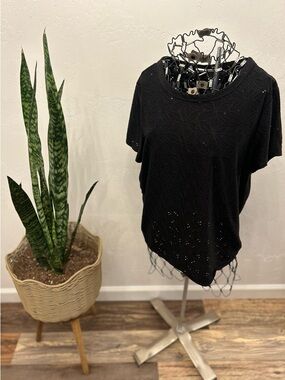 GAP Black Short Sleeve Eyelet‎ Tee